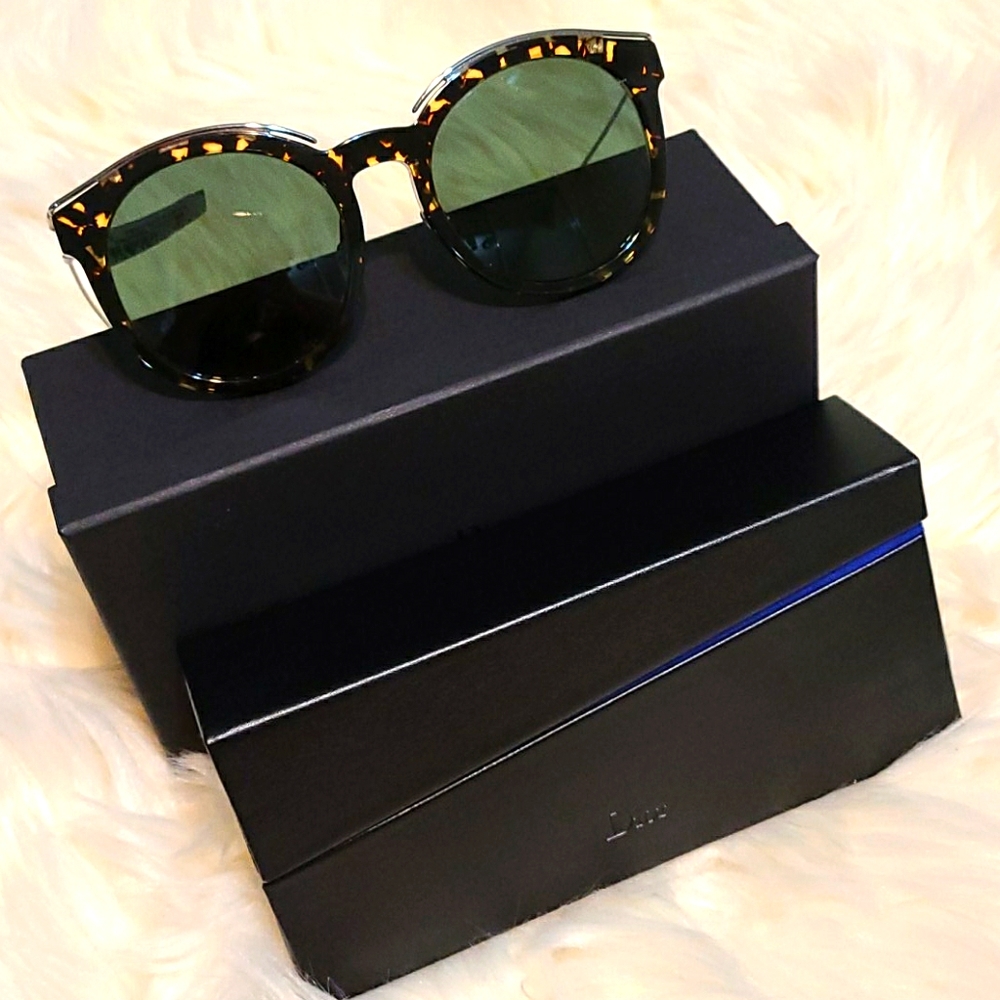 ❌SOLD❌Christian Dior Sunglasses - Picture 2 of 7